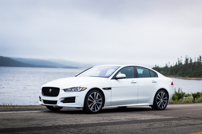 Illustration for article titled The 2018 Jaguar XE Would Be The Perfect Sport Sedan If It Was More Exciting